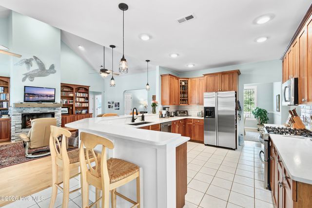 1016 Captain Adkins Drive SE, Southport, NC 28461