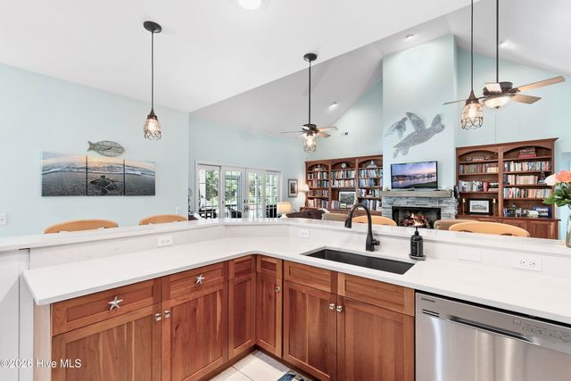 1016 Captain Adkins Drive SE, Southport, NC 28461