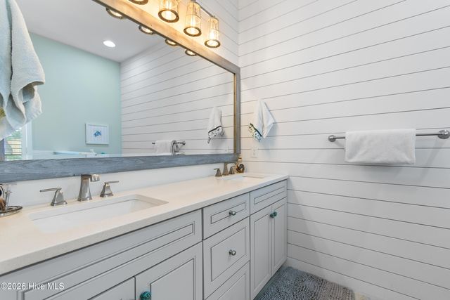 1016 Captain Adkins Drive SE, Southport, NC 28461