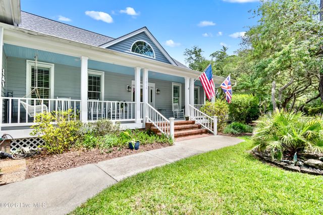 1016 Captain Adkins Drive SE, Southport, NC 28461