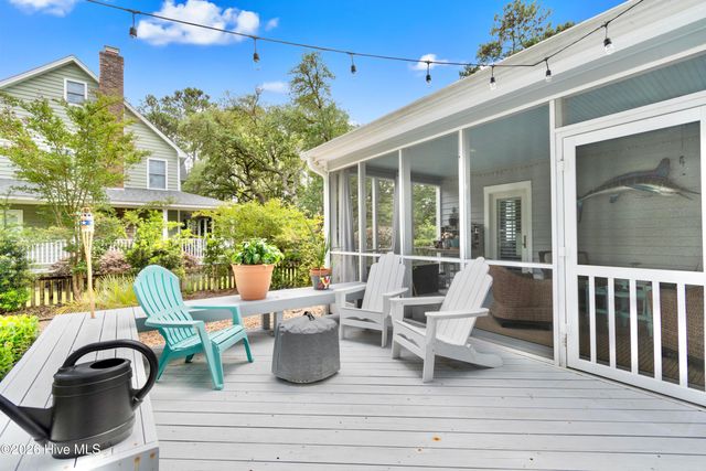 1016 Captain Adkins Drive SE, Southport, NC 28461
