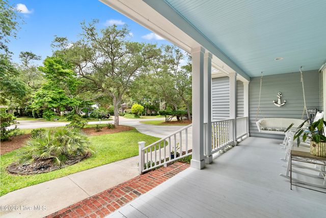 1016 Captain Adkins Drive SE, Southport, NC 28461