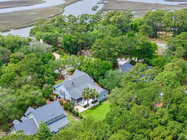1016 Captain Adkins Drive SE, Southport, NC 28461