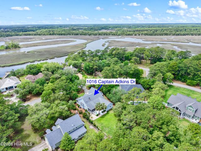 1016 Captain Adkins Drive SE, Southport, NC 28461