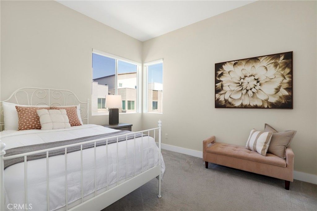 Image 11 of property listing at 27512 Golden Currant Place, Valencia, CA 91381