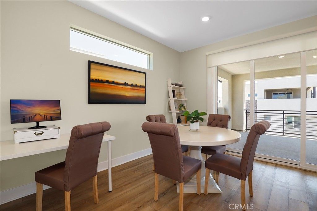 Image 19 of property listing at 27512 Golden Currant Place, Valencia, CA 91381
