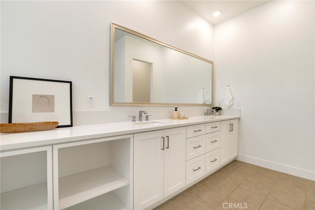 Image 22 of property listing at 27512 Golden Currant Place, Valencia, CA 91381