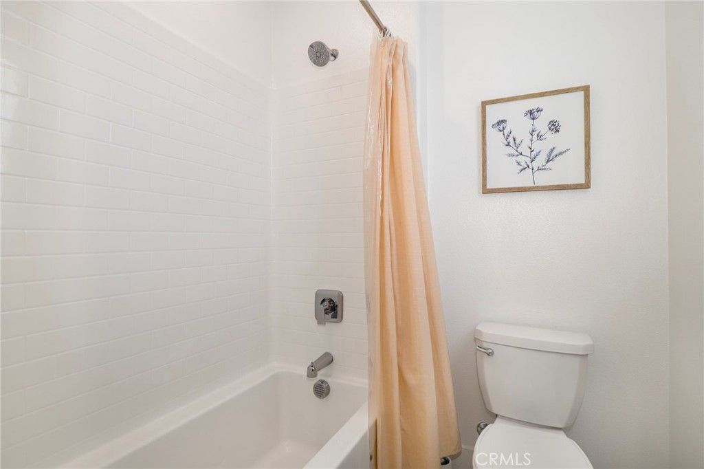 Image 23 of property listing at 27512 Golden Currant Place, Valencia, CA 91381