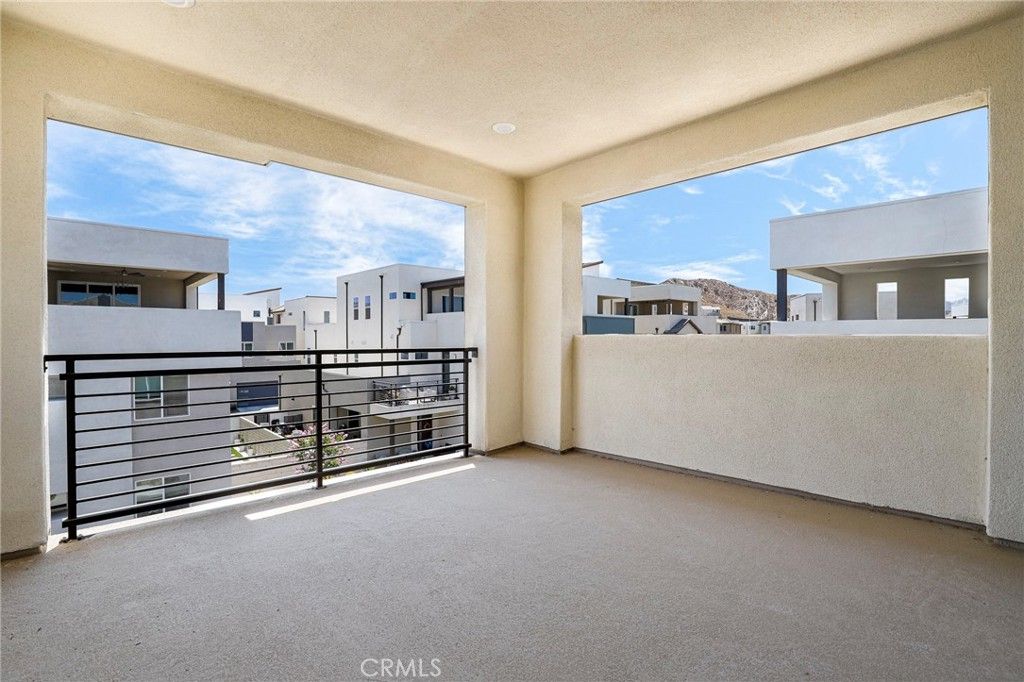 Image 29 of property listing at 27512 Golden Currant Place, Valencia, CA 91381