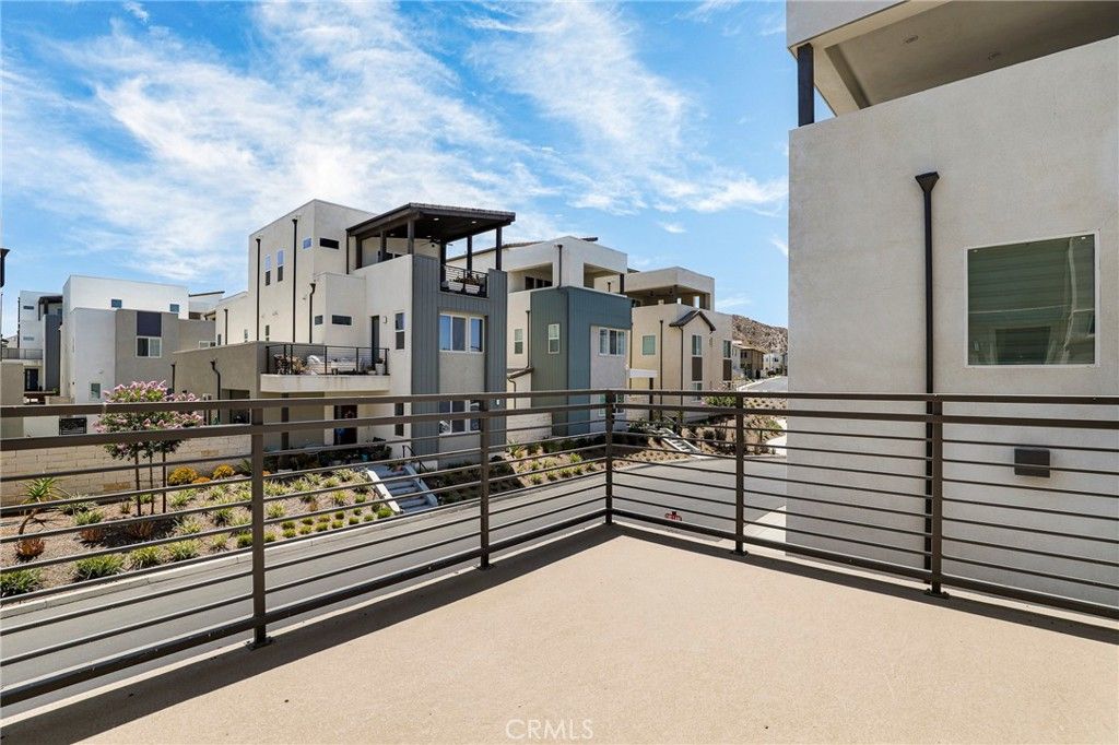 Image 30 of property listing at 27512 Golden Currant Place, Valencia, CA 91381