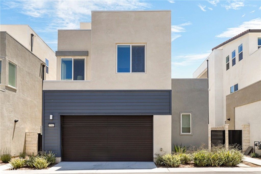Image 36 of property listing at 27512 Golden Currant Place, Valencia, CA 91381