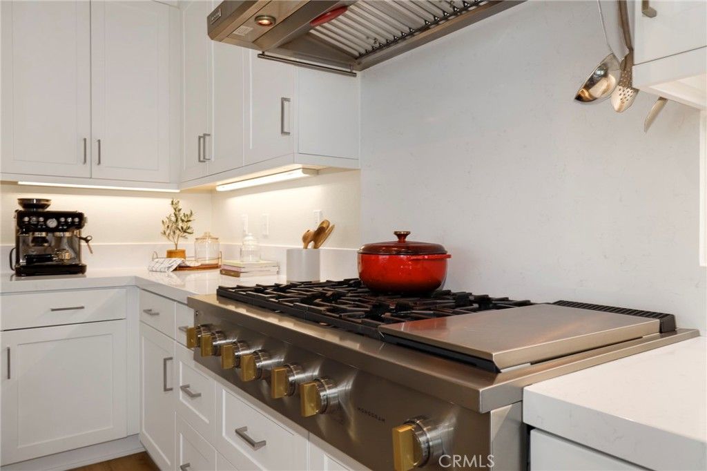 Image 7 of property listing at 27512 Golden Currant Place, Valencia, CA 91381