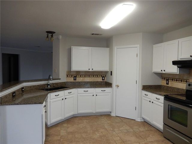 116 Rinehardt ST, Hutto, TX 78634