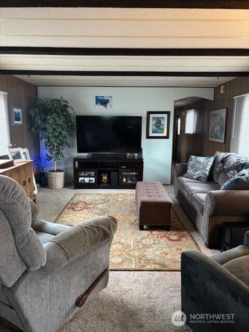 1137 Spruce Drive, Enumclaw, WA 98022