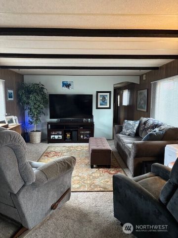 1137 Spruce Drive, Enumclaw, WA 98022