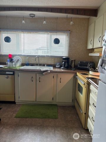 1137 Spruce Drive, Enumclaw, WA 98022