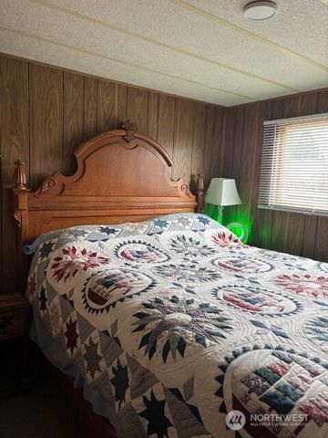 1137 Spruce Drive, Enumclaw, WA 98022