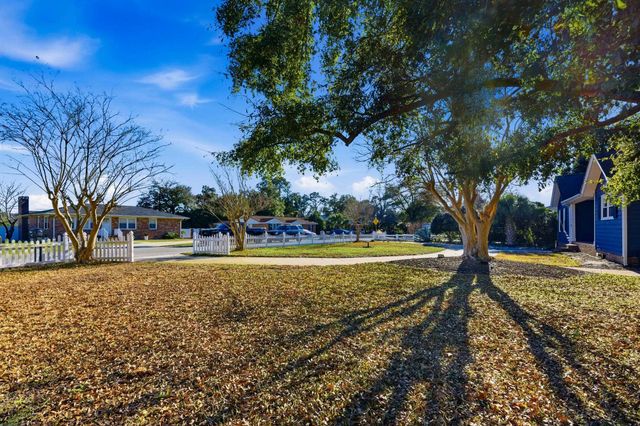 7715 Woodland Dr., Myrtle Beach, SC 29572