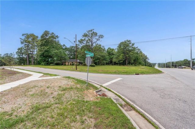 7800 Hi Wood Circle N, Semmes, AL 36575