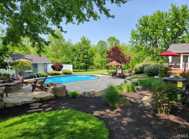 3132 E 900 N, Roanoke, IN 46783