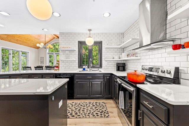 N102W16808 Bittersweet TRAIL, Germantown, WI 53022