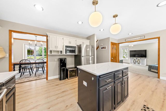 N102W16808 Bittersweet TRAIL, Germantown, WI 53022