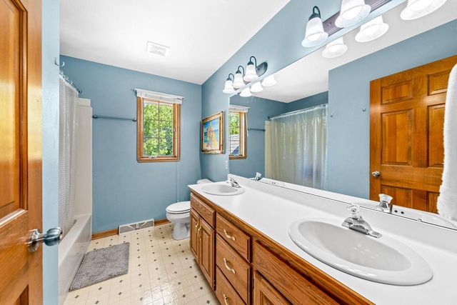 N102W16808 Bittersweet TRAIL, Germantown, WI 53022