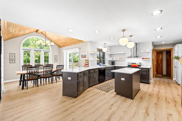 N102W16808 Bittersweet TRAIL, Germantown, WI 53022