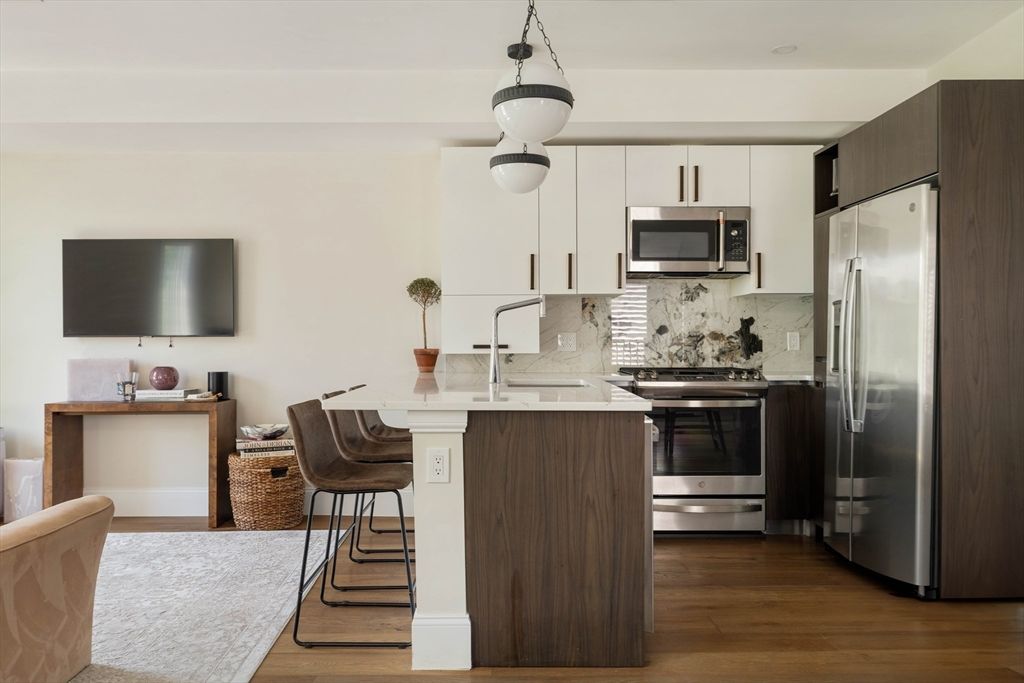 272 Paris St 3, Boston, MA 02128