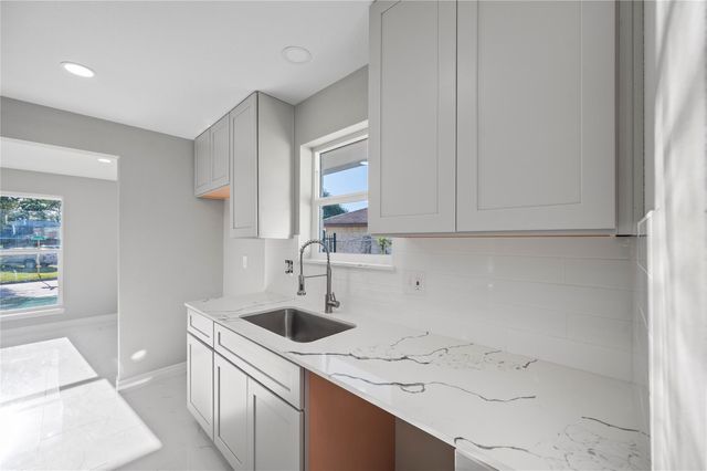 10558 Pleasanton Drive, Houston, TX 77038