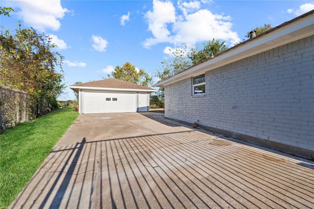 10558 Pleasanton Drive, Houston, TX 77038