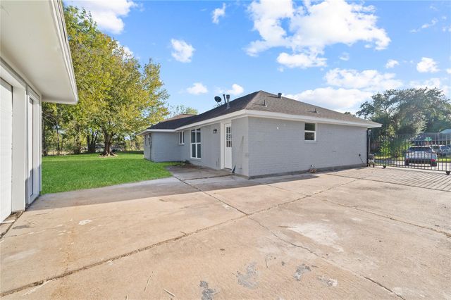 10558 Pleasanton Drive, Houston, TX 77038