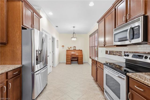 2623 Maraval CT, Cape Coral, FL 33991