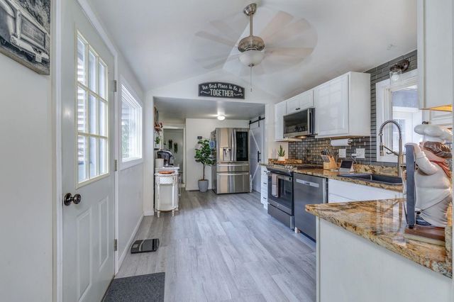 6 John Lane, Merrimack, NH 03054