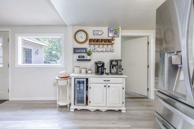 6 John Lane, Merrimack, NH 03054