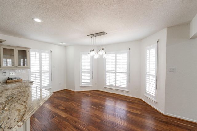 915 Tiki Drive, Tiki Island, TX 77554