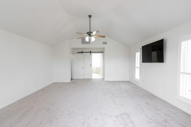 915 Tiki Drive, Tiki Island, TX 77554