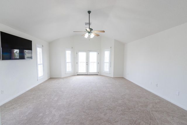 915 Tiki Drive, Tiki Island, TX 77554