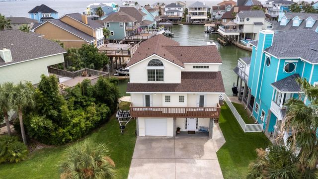 915 Tiki Drive, Tiki Island, TX 77554