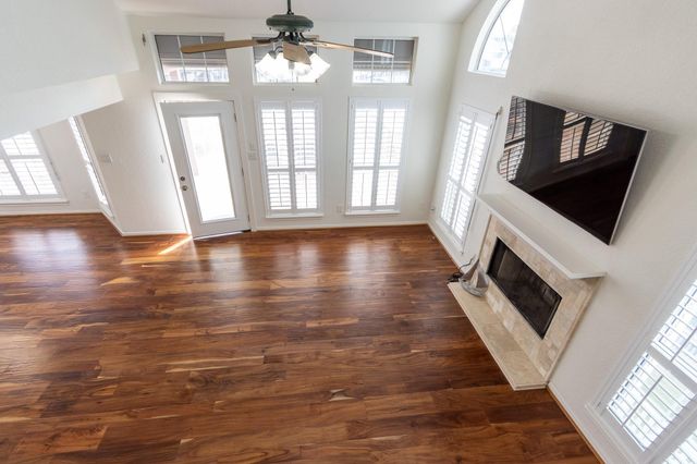 915 Tiki Drive, Tiki Island, TX 77554