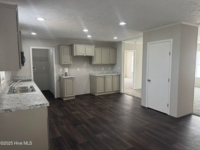 704 Wade Road, Scotland Neck, NC 27874