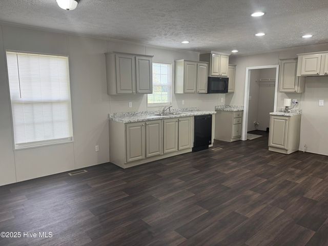 704 Wade Road, Scotland Neck, NC 27874