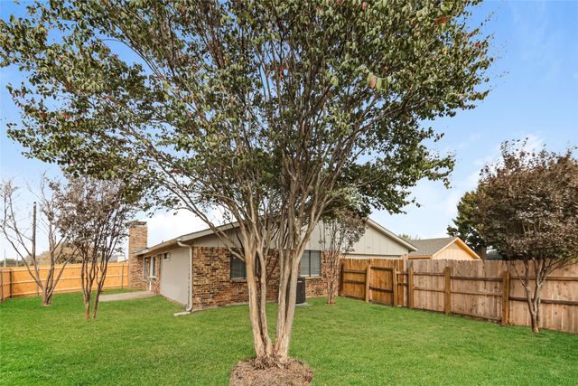 2718 Holy Cross Lane, Garland, TX 75044