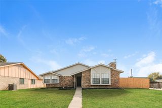 2718 Holy Cross Lane, Garland, TX 75044