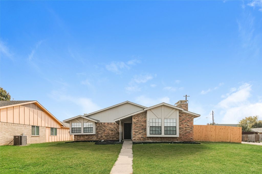 2718 Holy Cross Lane, Garland, TX 75044