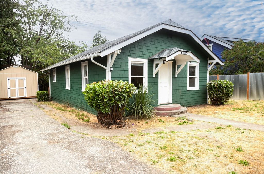 8608 S Thompson Avenue, Tacoma, WA 98444