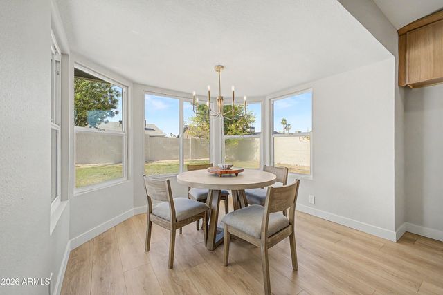 906 W REDFIELD Road, Tempe, AZ 85283