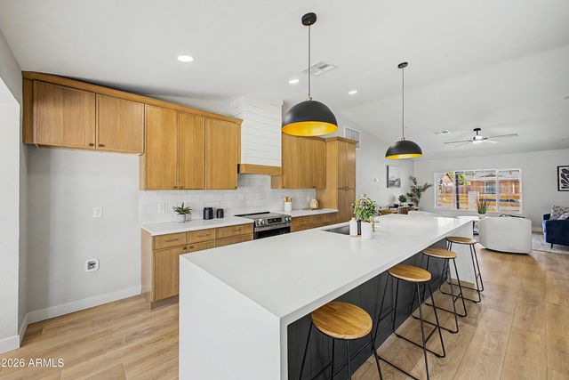 906 W REDFIELD Road, Tempe, AZ 85283
