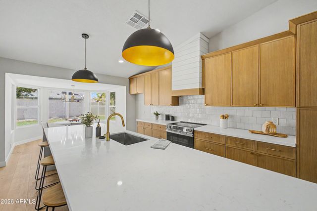 906 W REDFIELD Road, Tempe, AZ 85283