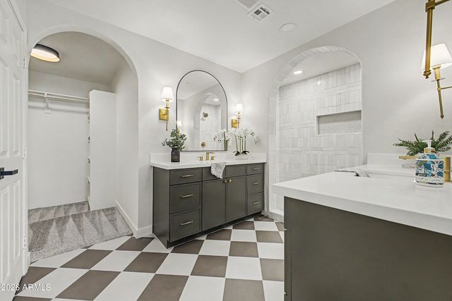 906 W REDFIELD Road, Tempe, AZ 85283
